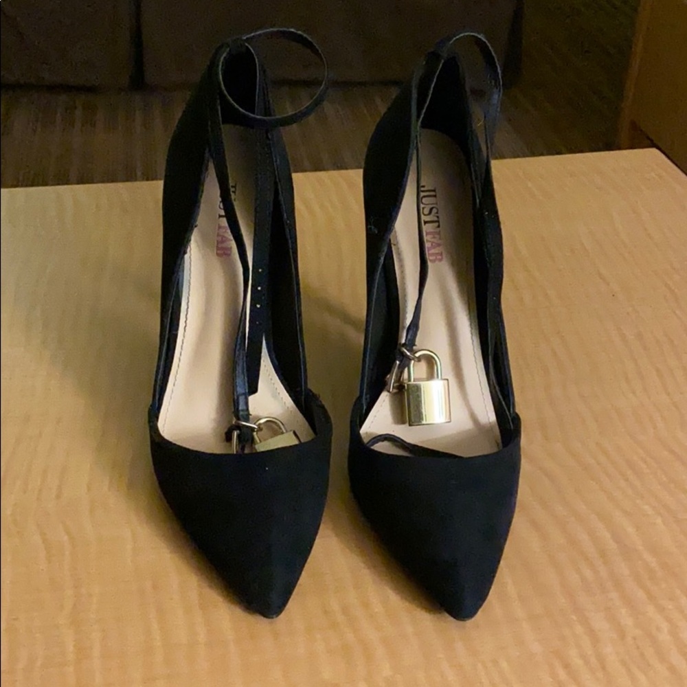 Heels - Picture 2 of 3